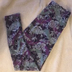 Purple LuLaRoe Rose Leggings - One Size
